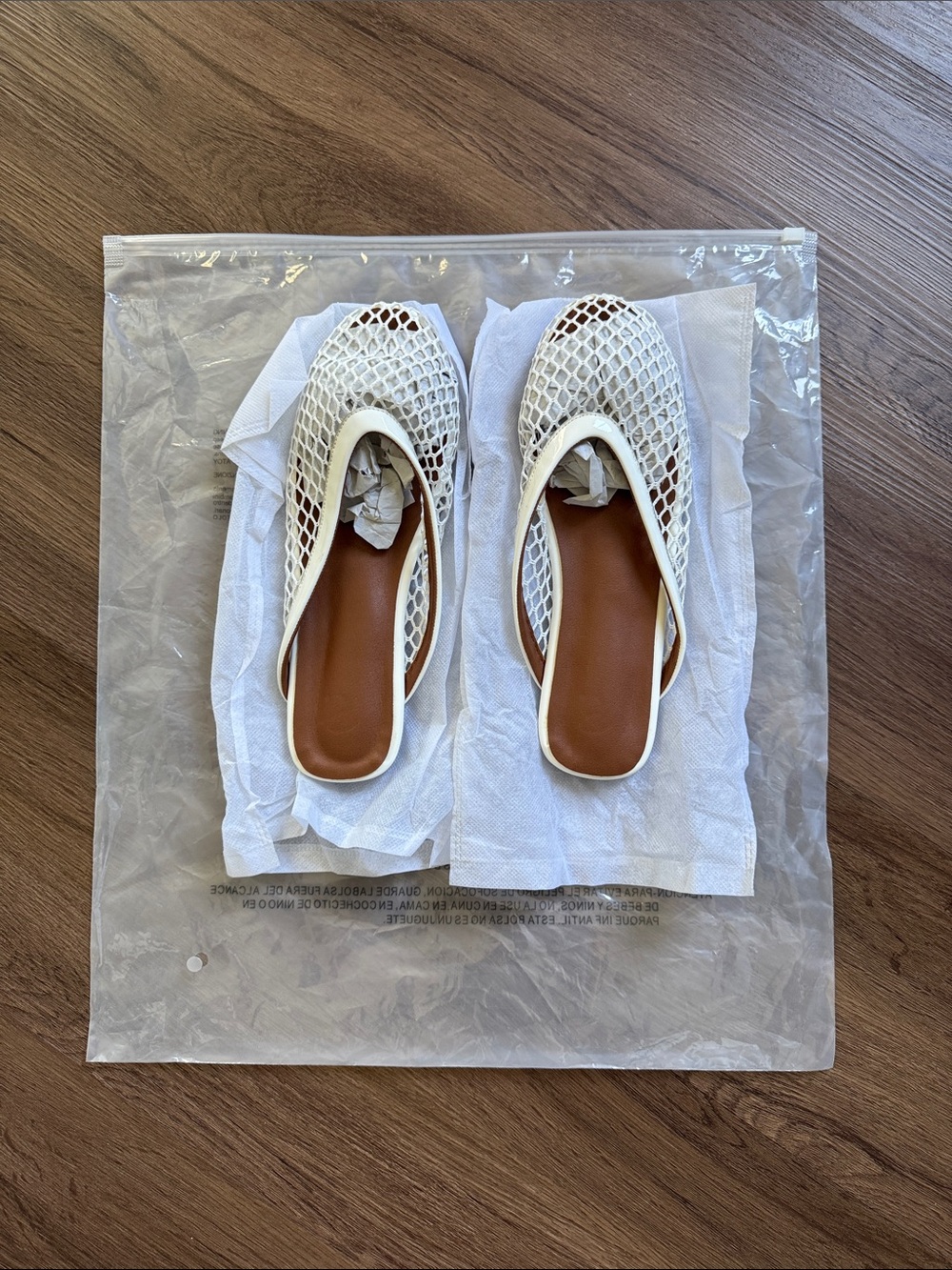 Trendy White Woven Mesh Slide Flat Sandals Size 9 or 41 - Picture 6 of 6